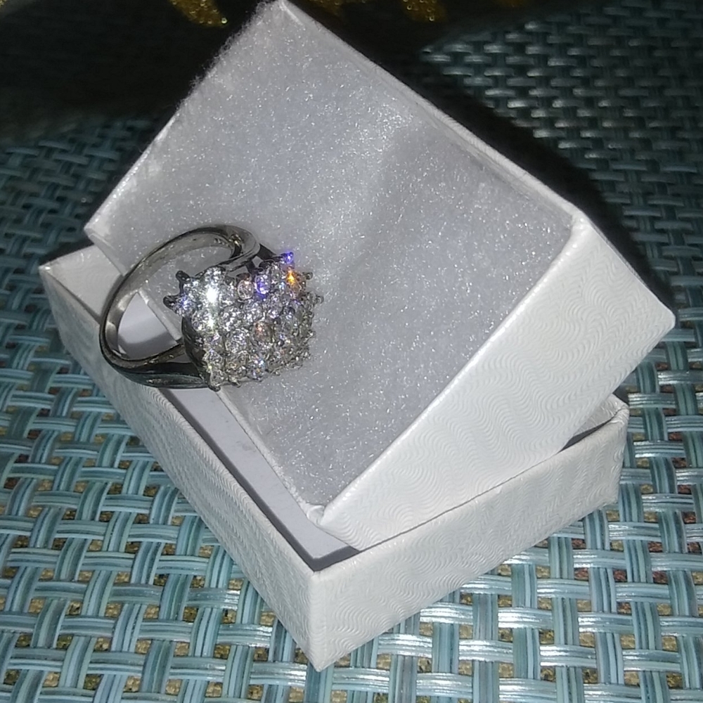 Ring - Picture 2 of 4